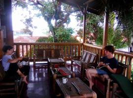 Teak house, hotel in Timuran