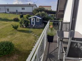 EIFELSTERN-Schöne Ferienwohnung mit Balkon, Hotel in Kalenborn-Scheuern