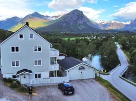 Apartment Dreamvalley, pet-friendly hotel in Isfjorden