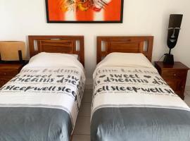 L'ORANGE BUDGET ROOM, guest house in Gianyar