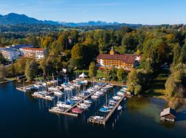 Yachthotel Chiemsee GmbH, hotel di Prien am Chiemsee