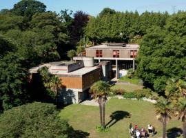 OSTAL Brest - Auberge de jeunesse du Moulin Blanc, Hostel in Brest