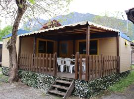 Bungalow at Lake Lugano, hôtel à Porlezza