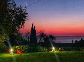 Artolithia Apartments, hotel cerca de Monasterio de Agios Dimitrios de Zaloggo, Riza