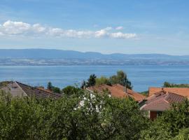 Au coucher du lac, hotel con estacionamiento en Publier