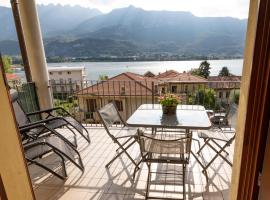 View House - Lake Como, hotel en Pescate