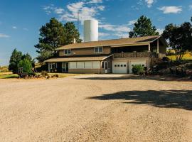 Panoramic Mountain View Full House Retreat, holiday home in Sheridan