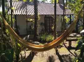 Armazém do Porto Chalé Ixora, guest house in Morretes