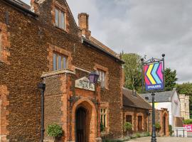 Ffolkes Arms Hotel, хотел близо до Sandringham House Museum & Grounds, Хилингтън