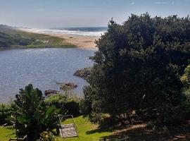 Black Rock Haven, hotel a prop de Crocworld Ezembeni, a Scottburgh