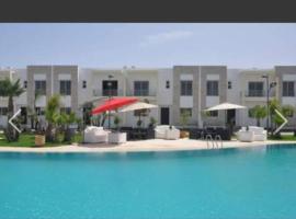 Sidi Rahal Villa avec piscine à 5min de la plage, hôtel avec parking à Dar Hamida