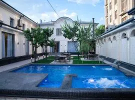Turon Lux Hotel