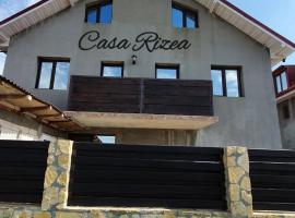 CASA RIZEA, готель з парковкою у місті Salcioara