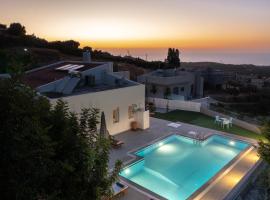 Felix Villa with magic view and heated pool: Ayía Paraskeví şehrinde bir kiralık sahil evi