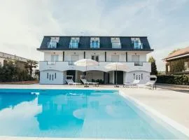 Bella Vista Apartments con piscina - Lakeside Leisure & Business