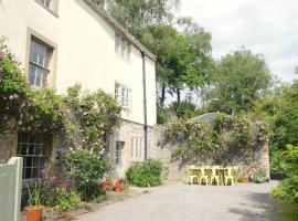 Lovely property in the heart of Somerset, sleeps 9, hotell i Shepton Mallet