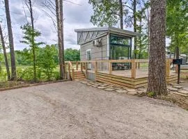 Chic Tiny Home Retreat about 2 Mi to MSU Campus!