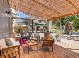 Hotel Les Vieux Acacias