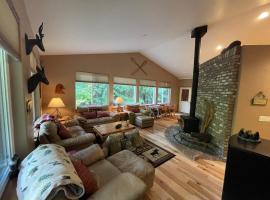 Cozy Riverfront Retreat, hotel v destinaci Leavenworth