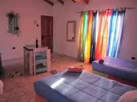 Estudio Los Mosaicos, guest house in Vicuña