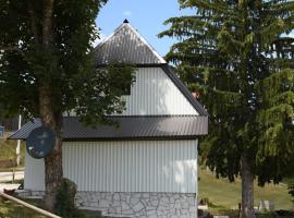 VUKOVIC HOUSE-MOTICKI GAJ, hotell i nærheten av Crnosjøen i Žabljak