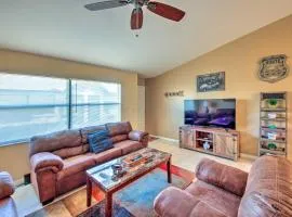 Screened Porch and Pool Access Cozy Sebring Condo