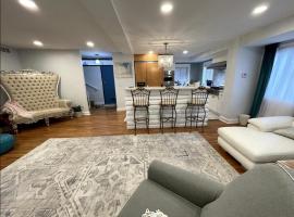 A Regal Retreat- Exclusive Parking, Prime Location, holiday rental in Philadelphia
