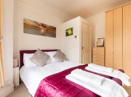 Shelley’s Seaside Stay (Garden/ Double Drive), apartment in Porthcawl