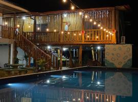 Tree House Samanea Lodge: Puerto Limón'da bir otel