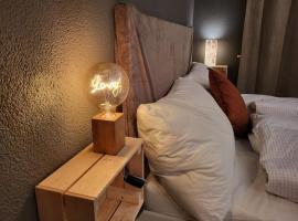 Ski-in cosy studio, hotell i Saas-Fee