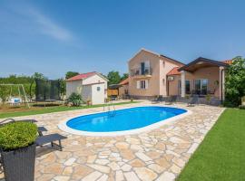 Villa in Policnik with Private Pool, hotel v destinaci Poličnik