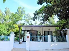 Crest House Beachside - Three-bedroom Private House on Cham Island Hoi An