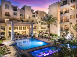 Luxury CozySuites - paradise under the palm trees, apartment in Phoenix