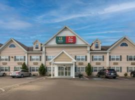 Quality Inn & Suites, hotel con estacionamiento en Auburn