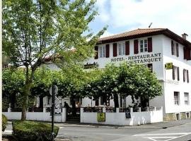 Hôtel Estanquet, hotel v destinaci Urt