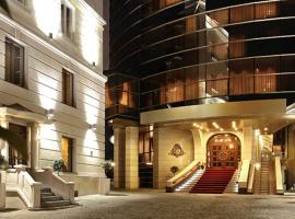 Viesnīca Nobil Luxury Boutique Hotel Kišiņevā, netālu no apskates objekta Birth of Christ Cathedral