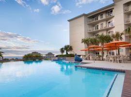 Holiday Inn Club Vacations Galveston Beach Resort, an IHG Hotel، فندق في West End، جالفيستون
