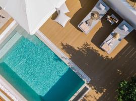 Sea View Luxury Villa White in Blue, hotell i Matala
