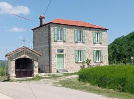 Rifugio escursionistico ex-scuola Grassi, Bubbio, auberge de jeunesse à Bubbio