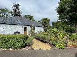 Pass the Keys Beautiful 2BR Converted Mill - Idyllic Location, hotel met parkeren in Dumfries