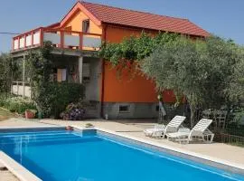 Apartment Velebit with swimming pool - 10km from sea - 20km from Zadar
