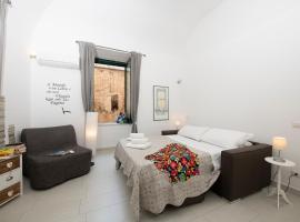 Amalfi 90 - holiday house close the beach, hotel di Atrani