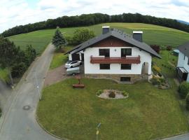 Idyllisches Ferienhaus “Werra Ausblick” am Meißner, hotel with parking in Hitzerode