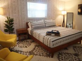 Heart of Ormond Beach - Self check-in - Beach, hotel in Ormond Beach