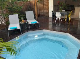Malgré Tout에 위치한 주차 가능한 호텔 Gîte MAOS piscine et terrasse privée