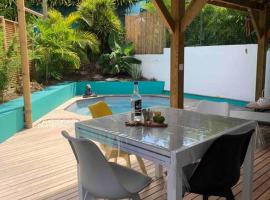 Gîte SOAM, piscine et terrasse privée、Malgré Toutのホテル