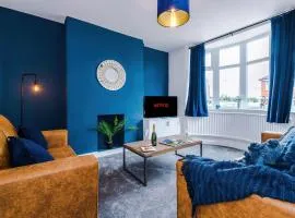 Pristine 3-bed home in Crewe by 53 Degrees Property, ideal for Business & Contractors, Great Parking - Sleeps 5