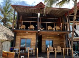 Palm Beach Hostal, guest house in Santa Marta