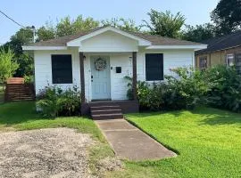 Cozy Independence Heights Bungalow