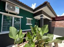 TheAtbas Homestay 18 in Seri Iskandar Perak 3 Bedroom